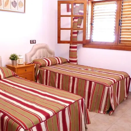 Sea Views And The City On Your Doorstep Puerto del Carmen (Lanzarote)